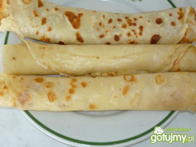 Naleśniki z powidłami śliwkowymi