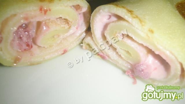 Naleśniki z procentowym nadzieniem malin