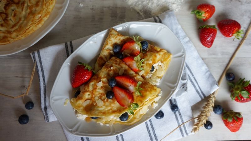 Naleśniki z ricottą i owocami Naleśniki z ricottą i owocami