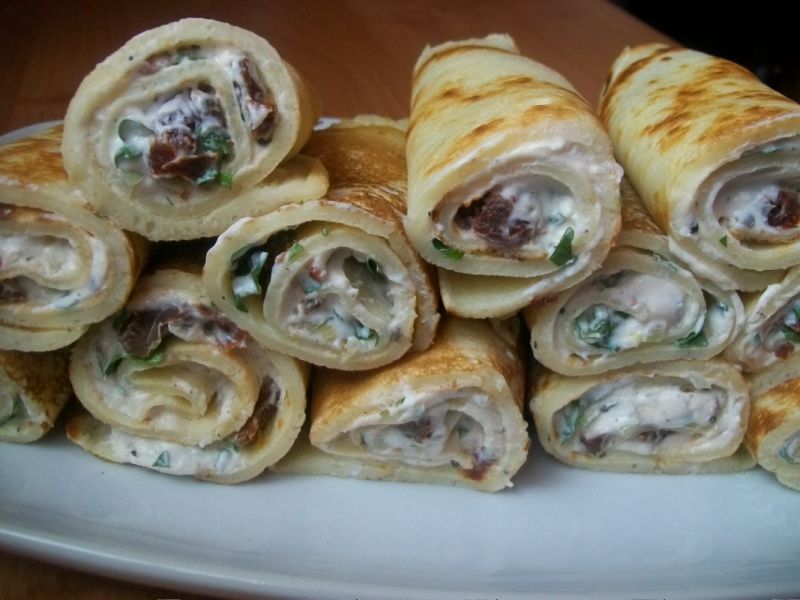 Naleśniki z ricottą i suszonymi pomidorami Naleśniki z ricottą i suszonymi pomidorami