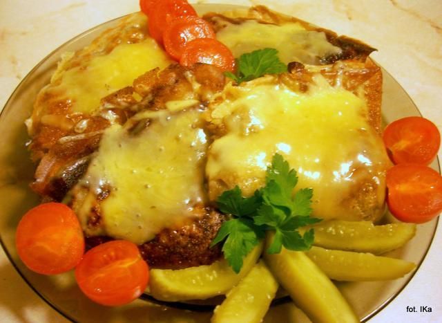 Naleśniki z ryżem,kiełbasą i pieczarkami Naleśniki z ryżem,kiełbasą i pieczarkami