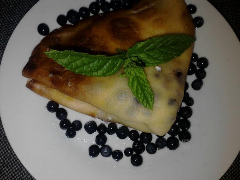 Naleśniki z serem i jagodami Naleśniki z serem i jagodami