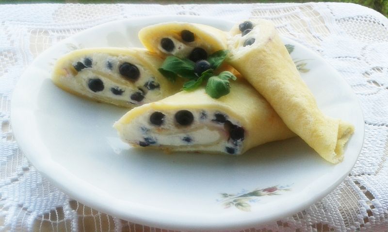 Naleśniki z serem i jagodami Naleśniki z serem i jagodami