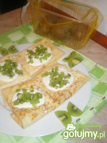 Naleśniki z serem i kiwi