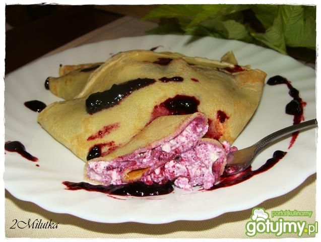 Naleśniki z serem i konfiturą jagodową Naleśniki z serem i konfiturą jagodową