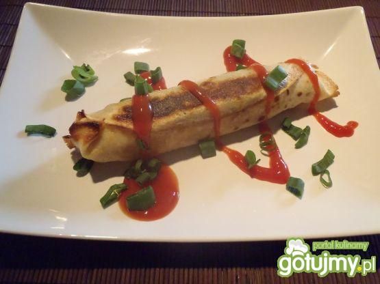 Naleśniki z serem i parówką. Naleśniki z serem i parówką.