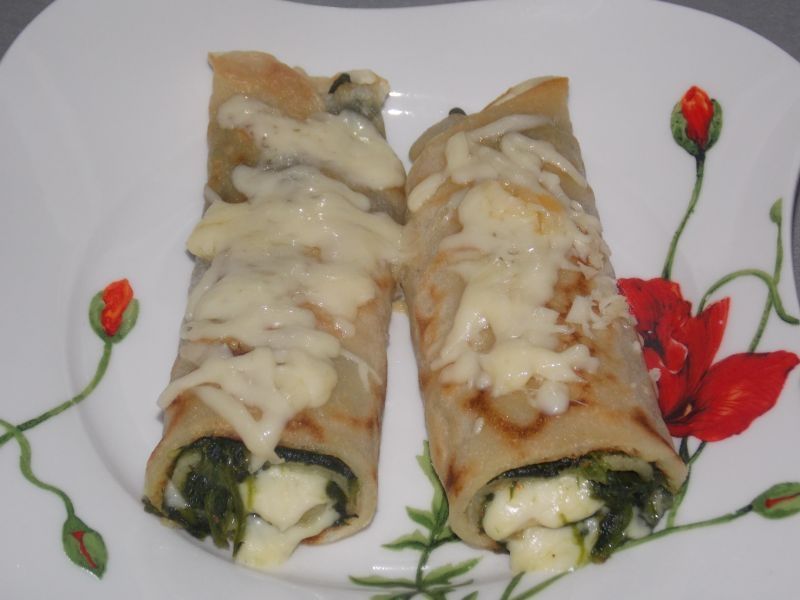 Naleśniki z serem i szpinakiem  Naleśniki z serem i szpinakiem