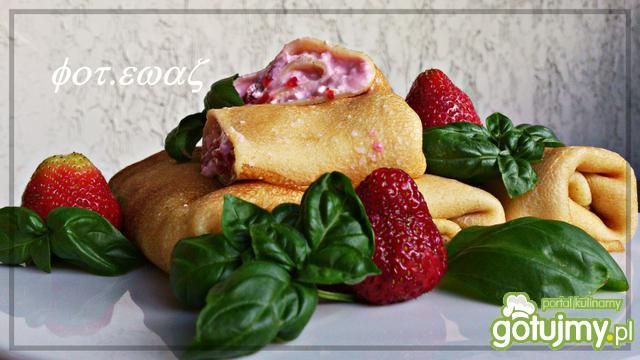 Naleśniki z serem i truskawkami