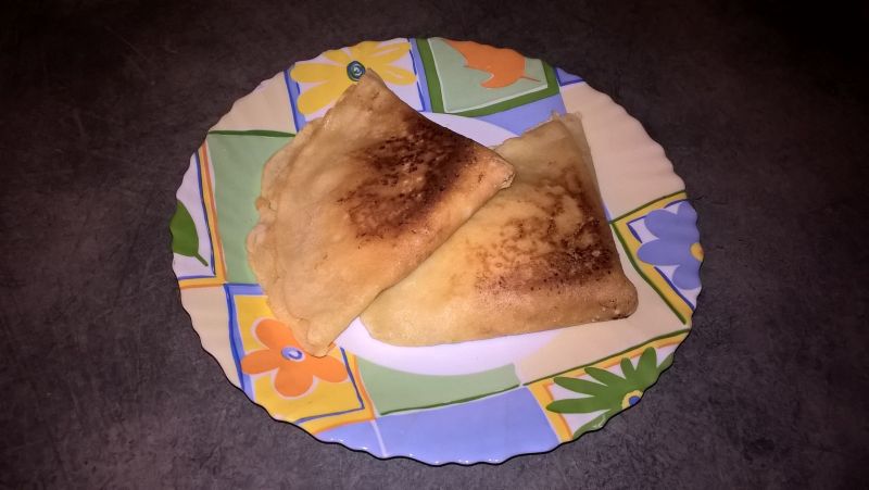 Naleśniki z serem, jabłkami i cynamonem