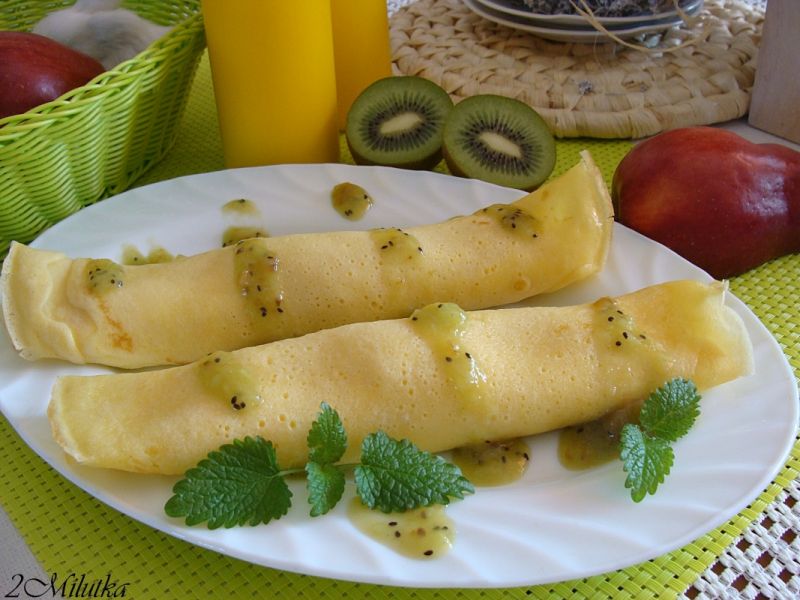 Naleśniki z serem mascarpone i konfiturą kiwi Naleśniki z serem mascarpone i konfiturą kiwi