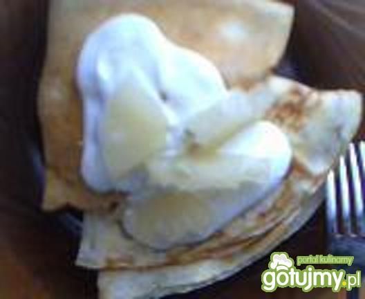 Naleśniki z serkiem i ananasem