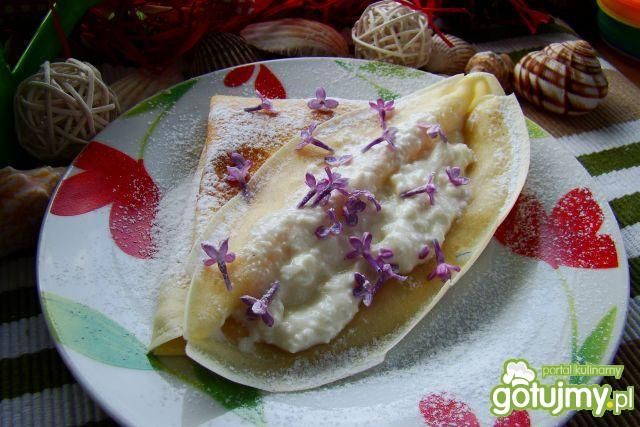 Naleśniki z serkiem i bzem  Naleśniki z serkiem i bzem