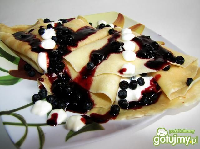 Naleśniki z serkiem i jagodami Naleśniki z serkiem i jagodami