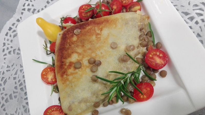 Naleśniki z soczewicą i twarogiem