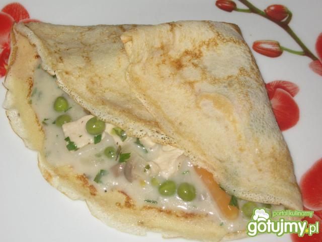 Naleśniki z sosem drobiowym z warzywami Naleśniki z sosem drobiowym z warzywami