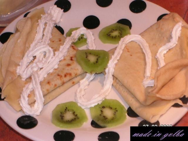 Naleśniki z sosem kiwi