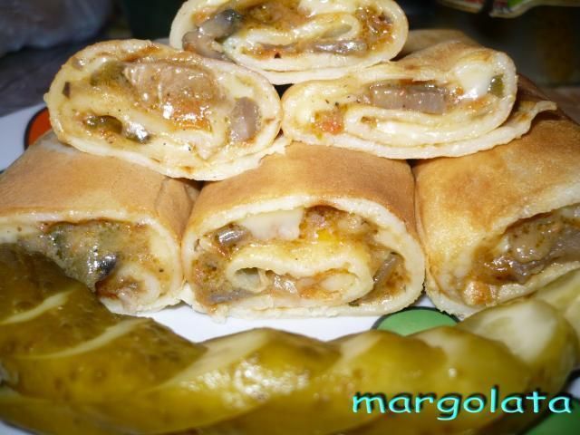 Naleśniki z sosem pieczarkowym