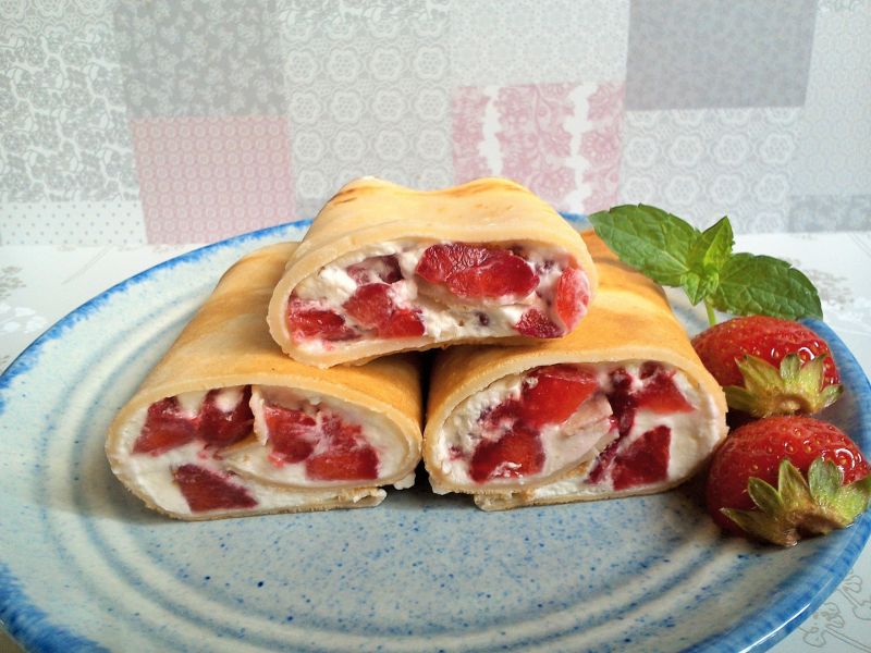Naleśniki z truskawkami  Naleśniki z truskawkami