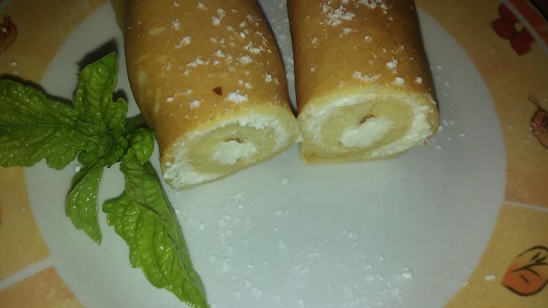 Naleśniki z twarogiem i dżemem cukiniowym Naleśniki z twarogiem i dżemem cukiniowym