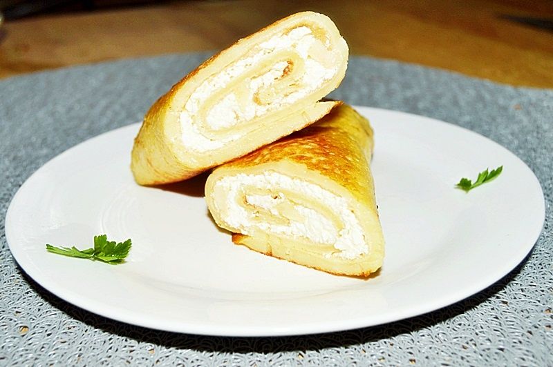 Naleśniki z twarogiem i karmelizowanymi jabłkami