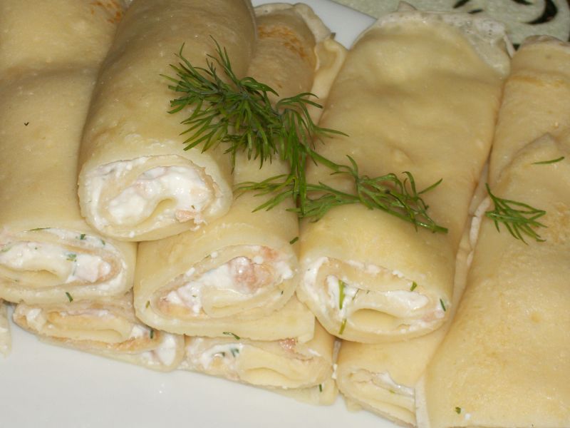 Naleśniki z twarogiem i łososiem 