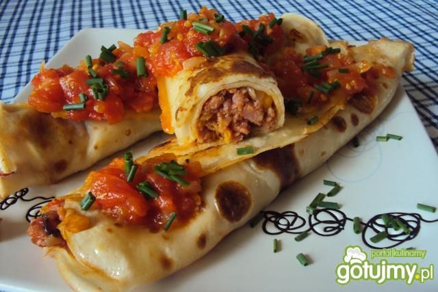 Naleśniki z warzywami i mięsem Naleśniki z warzywami i mięsem