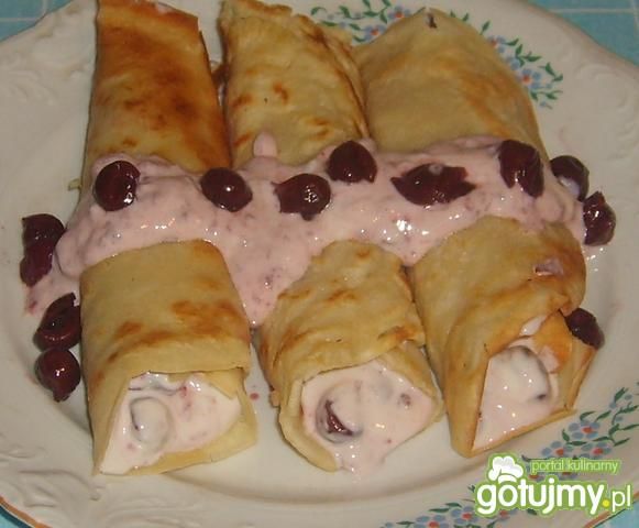 Naleśniki z wiśniami. Naleśniki z wiśniami.