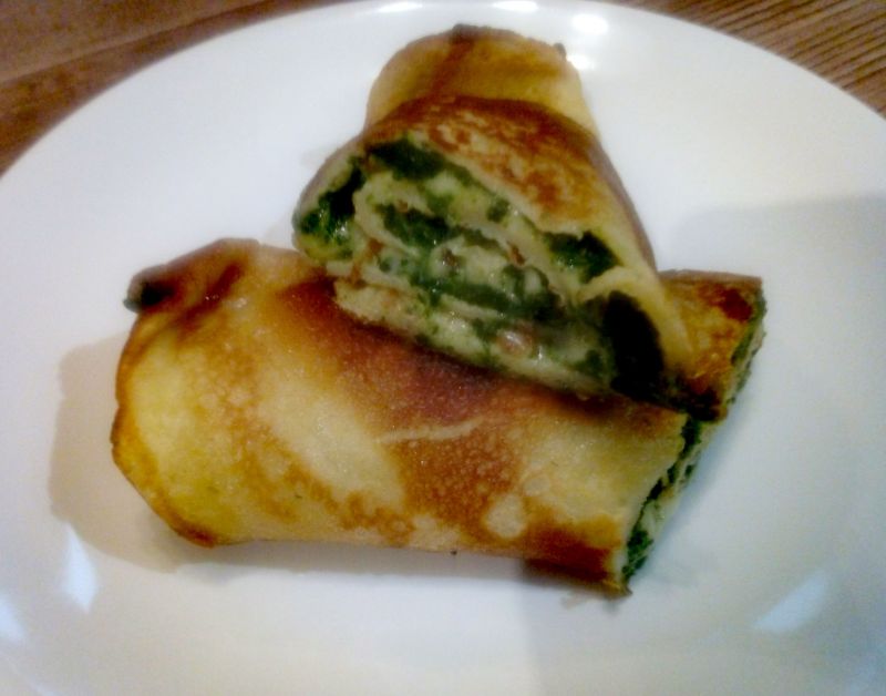 Naleśniki ze szpinakiem i żółtym serem