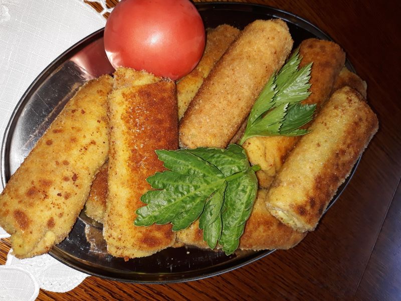 Naleśniki ze szpinakiem,jajecznicą i żółtym serem