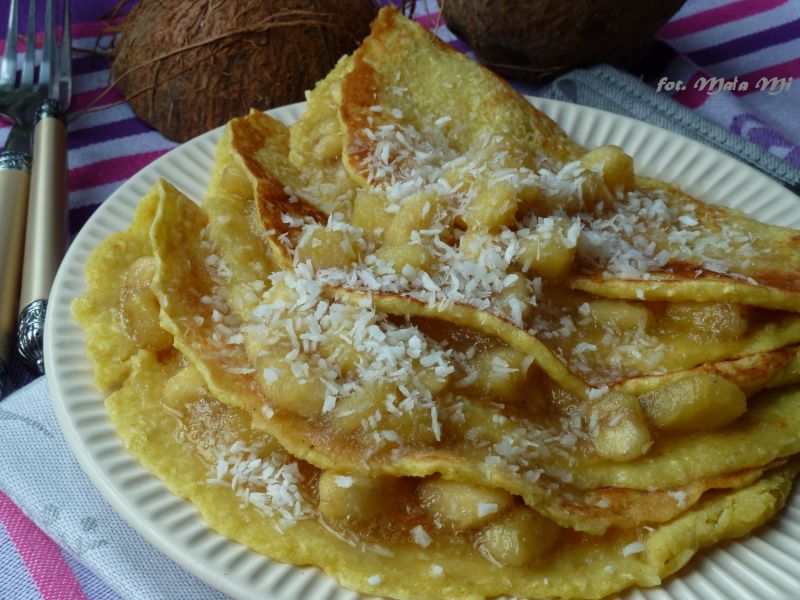 Naleśnki na mleku kokosowym z płatkami ryżowymi Naleśnki na mleku kokosowym z płatkami ryżowymi