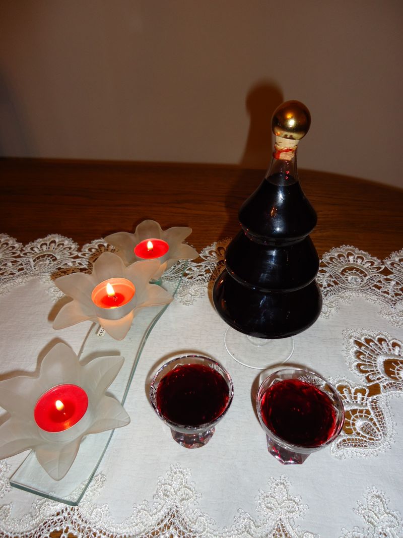 Nalewka aroniowa z nutką wiśni