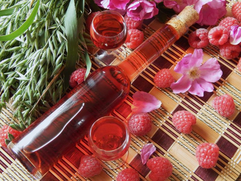 Nalewka malinowo-różana Nalewka malinowo-różana