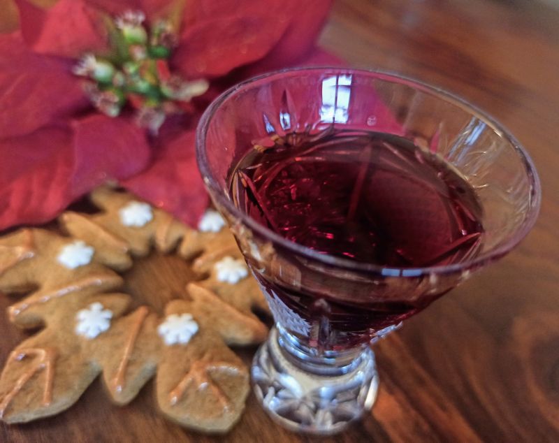 Nalewka wiśniowo - korzenna Nalewka wiśniowo - korzenna