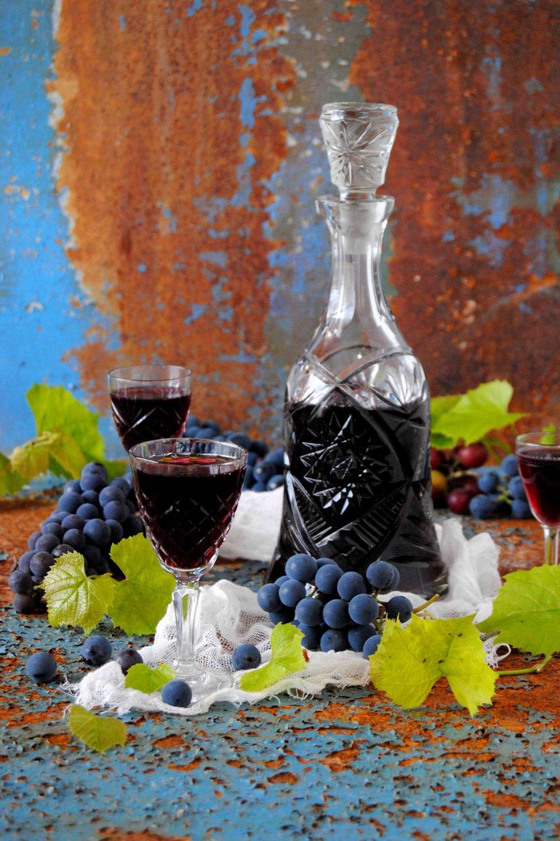 Nalewka z ciemnego winogrona