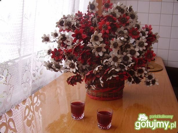 Nalewka z czarnej porzeczki. Nalewka z czarnej porzeczki.