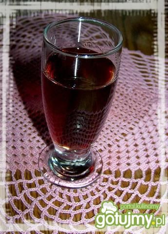 Nalewka z czarnej porzeczki z nutą wani  Nalewka z czarnej porzeczki z nutą wani