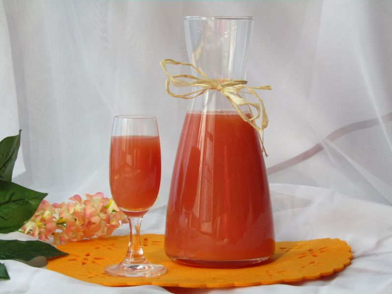 Nalewka z czerwonych grejpfrutów  Nalewka z czerwonych grejpfrutów