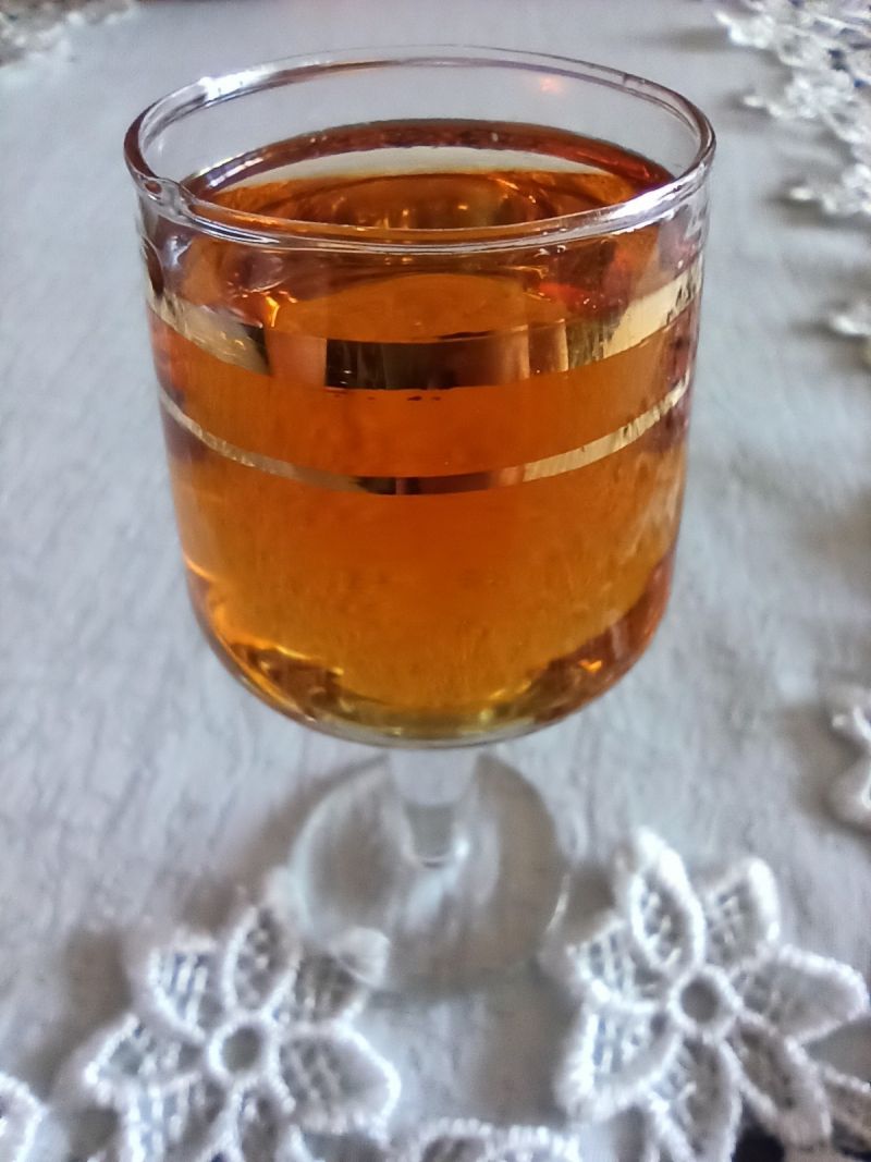 Nalewka z pędów sosny Nalewka z pędów sosny