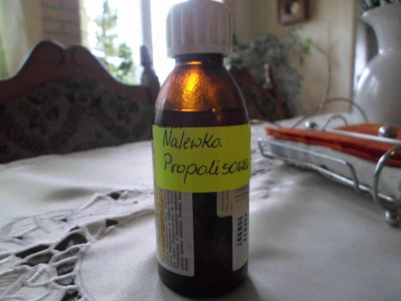 Nalewka z propolisu ( kitu pszczelego)