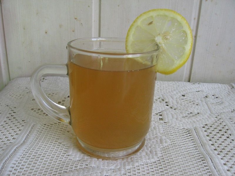 Napój cytrynowo-miętowy z miodem