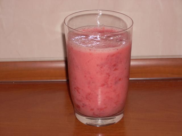 Napój malinowo-mleczny