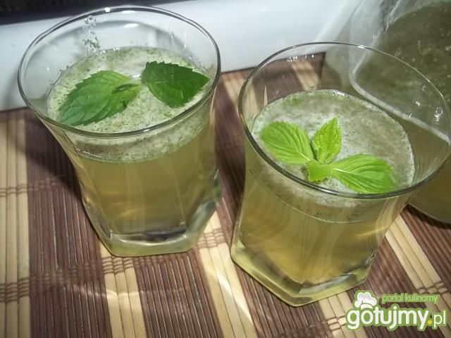 Napój miętowo-cytrynowo-jabłkowy Napój miętowo-cytrynowo-jabłkowy