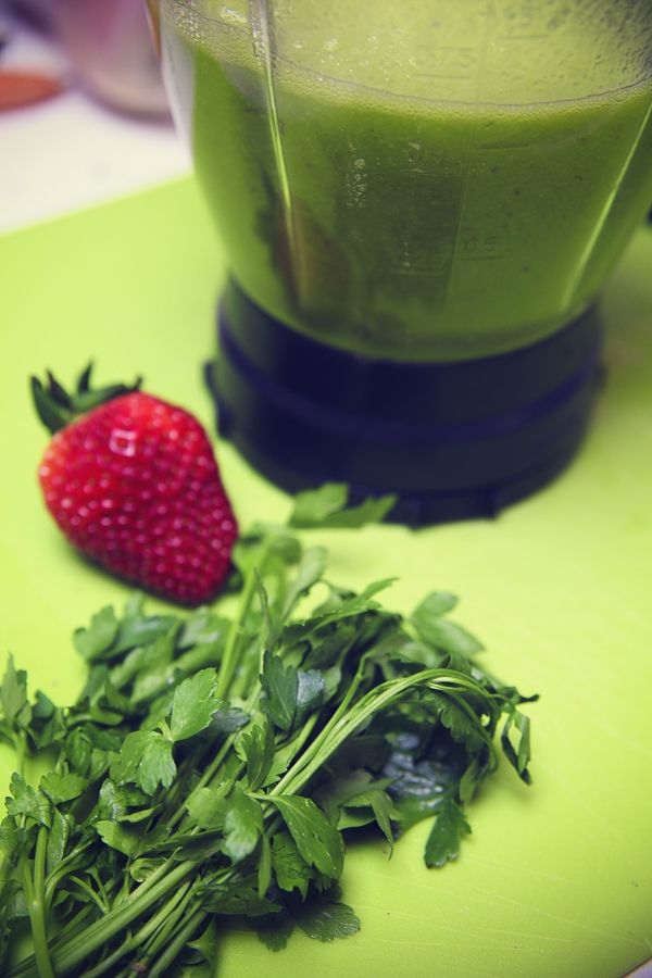 Napój truskawkowo - pietruszkowy