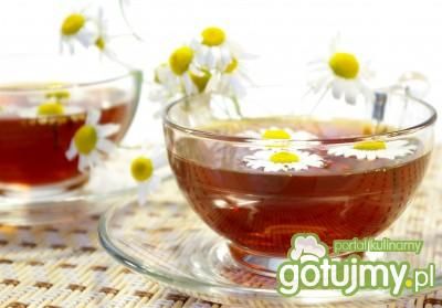 Napój z mięty i rumianku