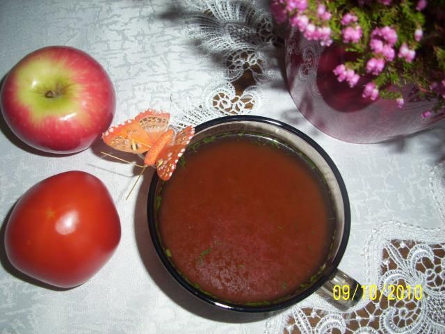 Napój z soku z kiszonej kapusty