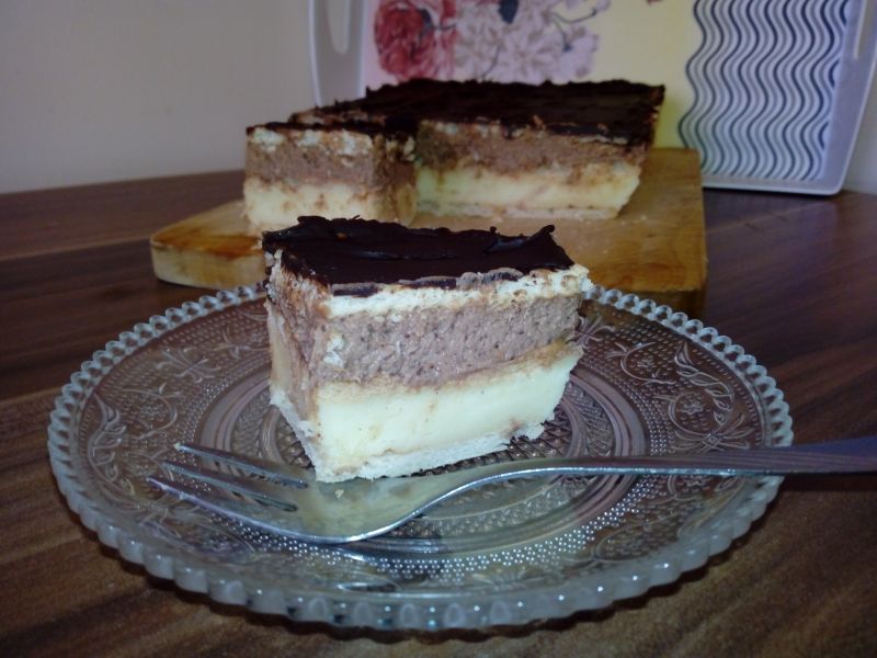 Napoleonka z kremem czekoladowym