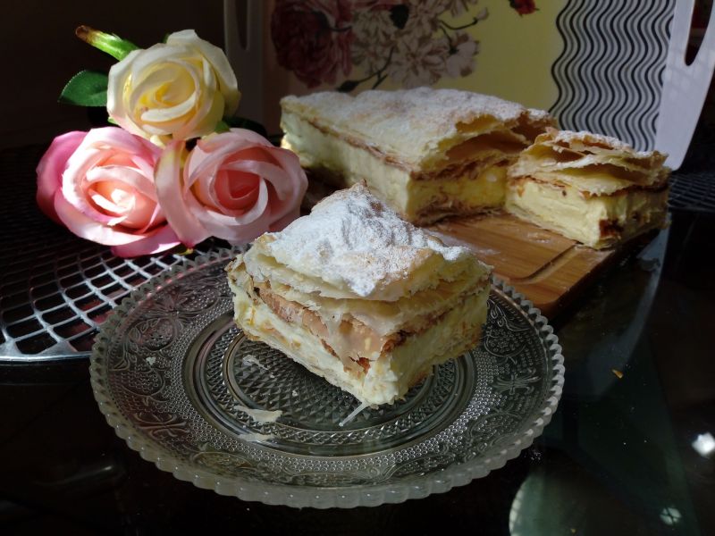 Napoleonka z kremem pomarańczowym Napoleonka z kremem pomarańczowym