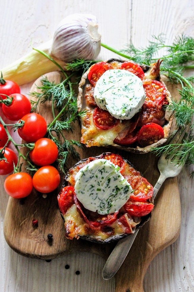 Neapolitańskie portobello z masełkiem ziołowym 