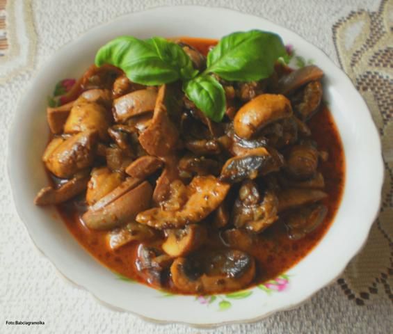 Nerki wieprzowe z pieczarkami : Nerki wieprzowe z pieczarkami :