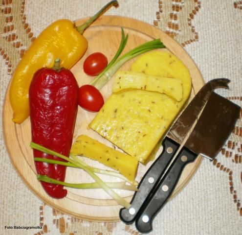 Ni to żółty – ni topiony (ser ):